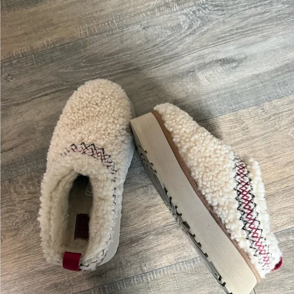 UGG Tazz Braid Shearling Slipper - Picture 4 of 5